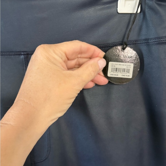 SALE!!!  AERIE - Ladies faux leather leggings. - Picture 3 of 3